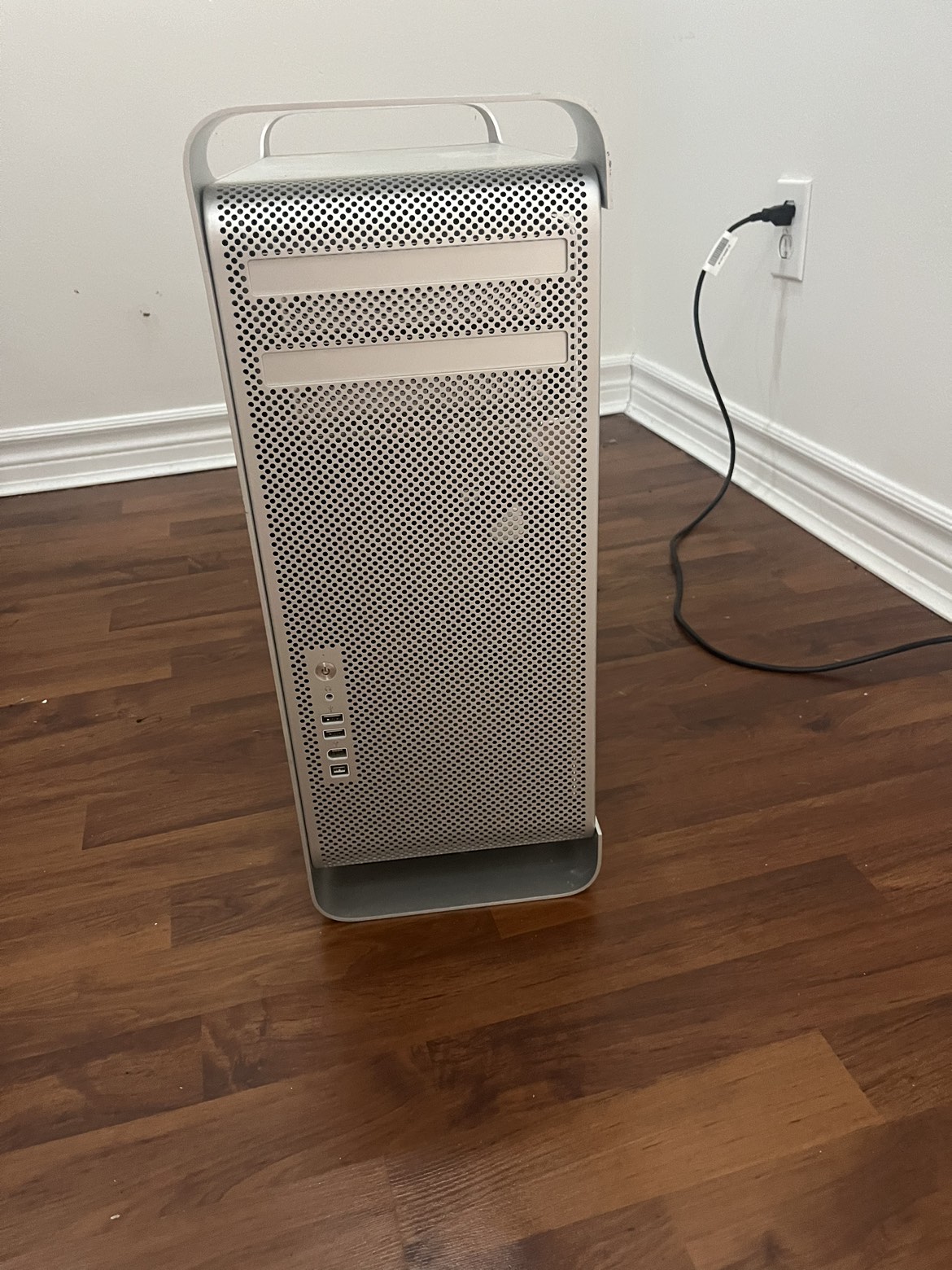 Mac Pro Tower (FOR PARTS) - photo 2