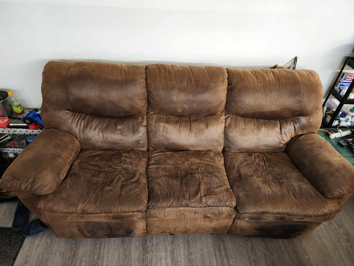 Giving Away.. Free manual recliner set - photo 2
