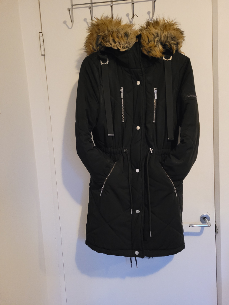 Chic winter parka GUC thumbnail