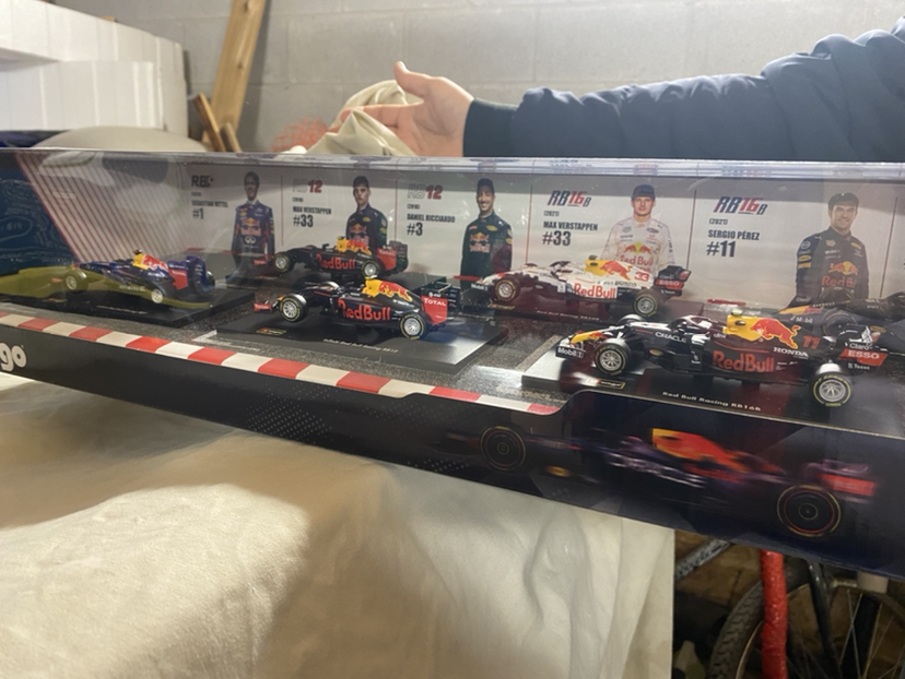 F1 Formula Racing 1:43 scale. Red Bull set. - photo 3