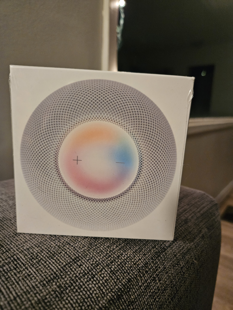 white homepod mini - photo 2