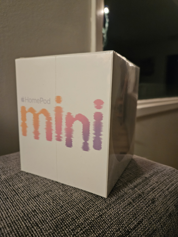 white homepod mini