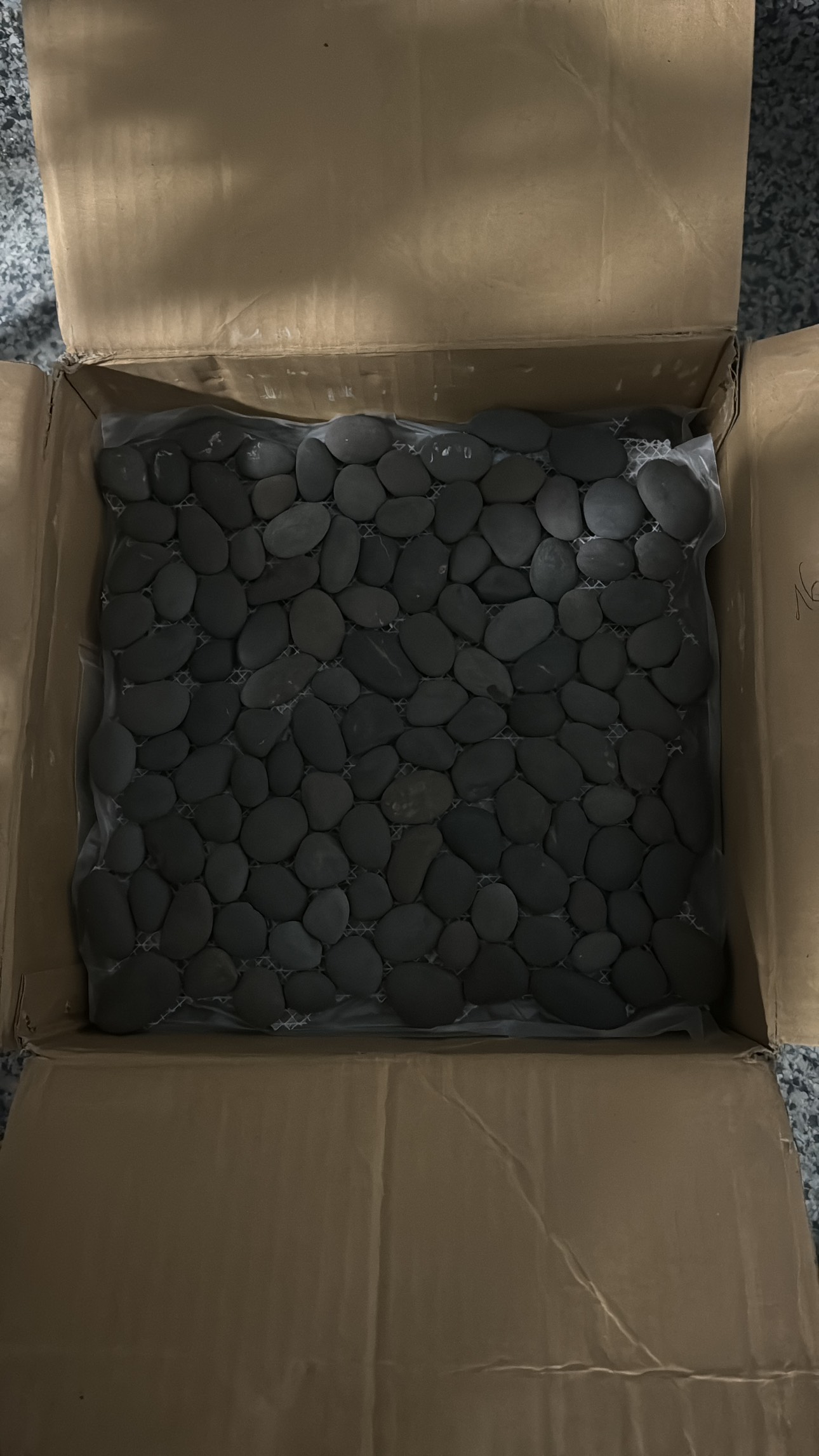 Pebbled Tile 7 sqft