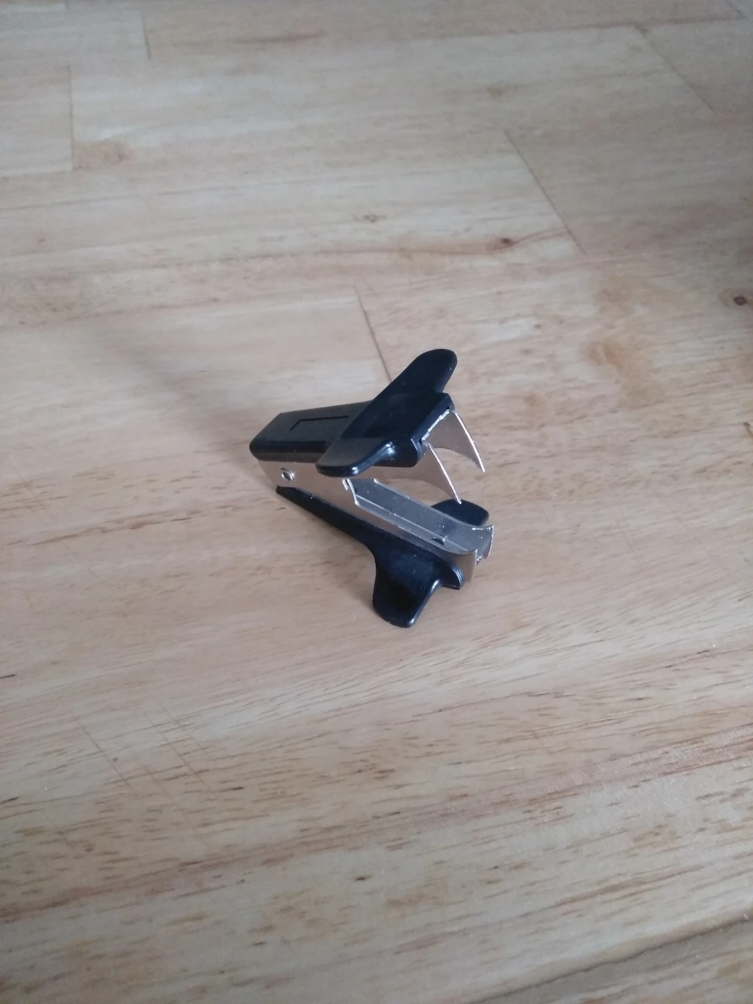 Free staple remover 🎁 thumbnail