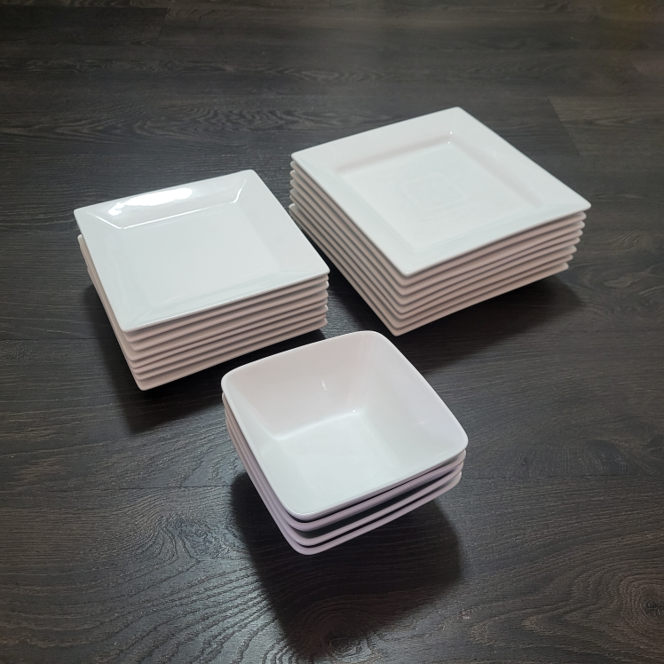Kitchen Stuff Plus Modern Square Plate Set thumbnail
