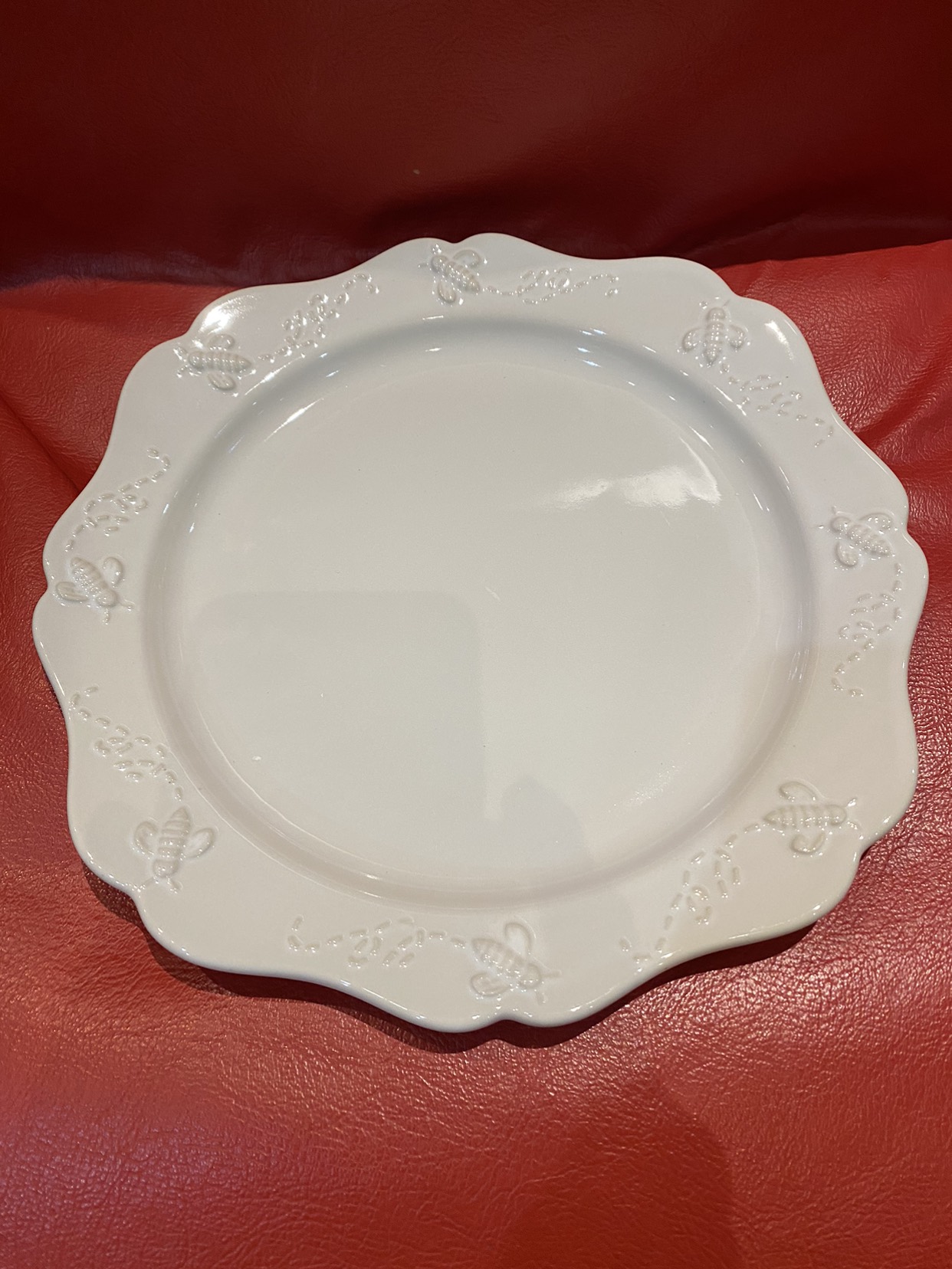 Temptations byTara 12pc China Dinnerware Set image indicator(2)