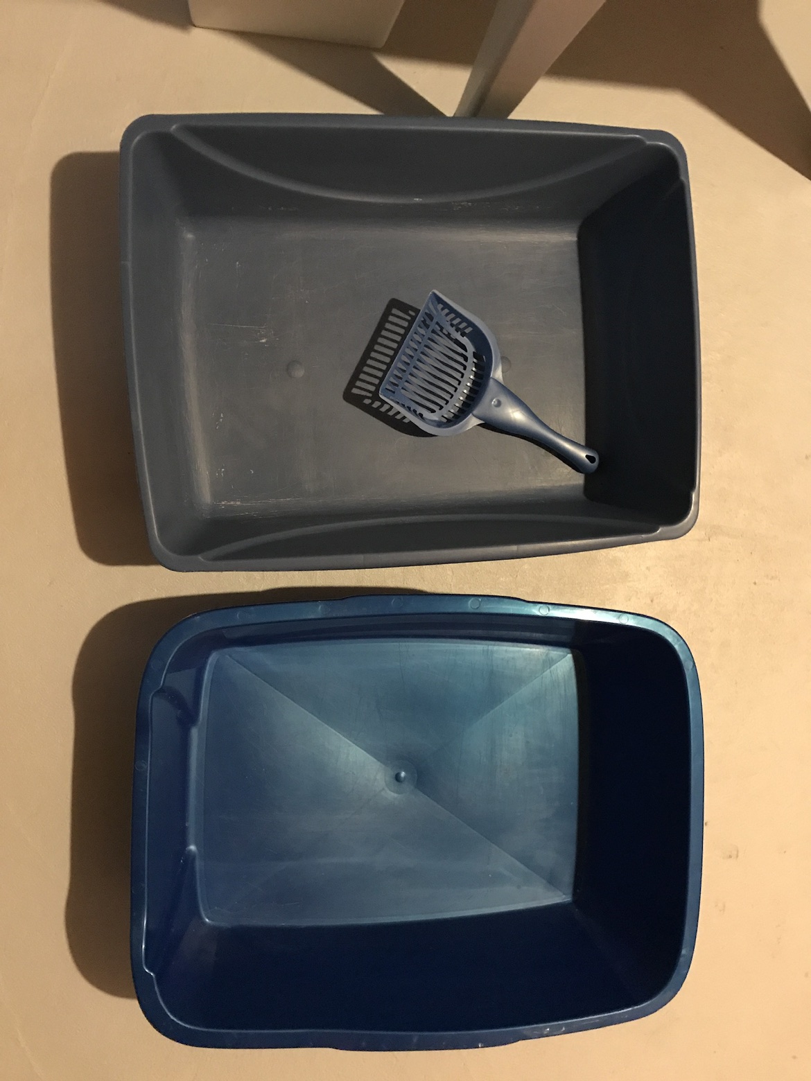 Cat litter boxes and scooper