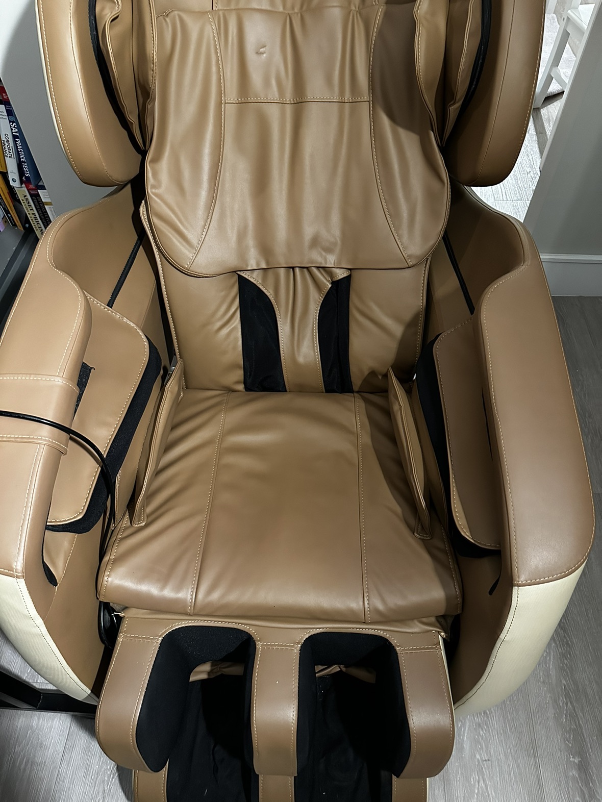 Massage Chair (good condition!)