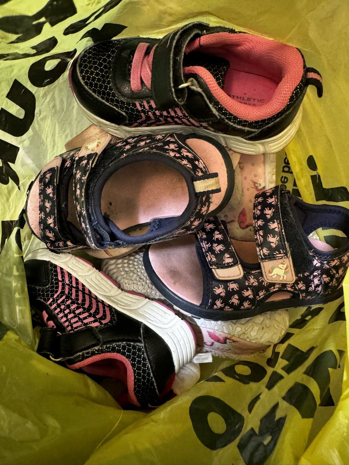 Free baby girl cloth and shoes 12-24 month - photo 4