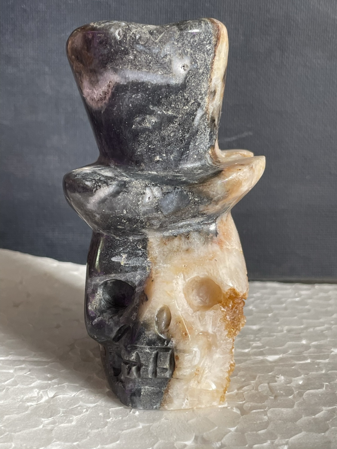 Carved skulls with tophats - photo 5