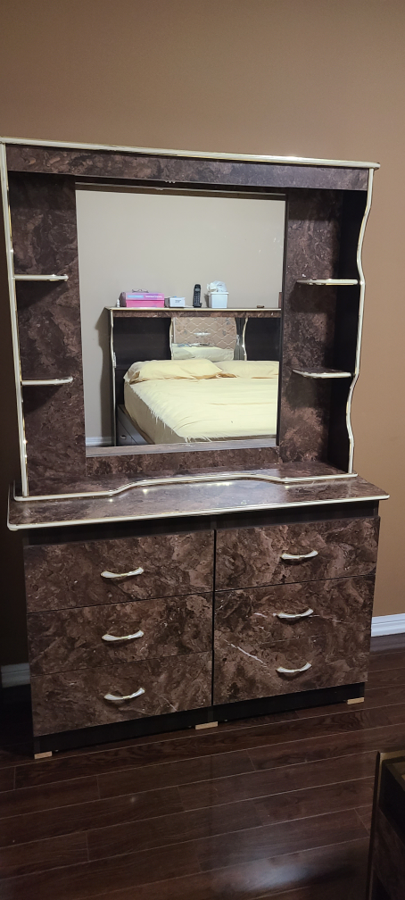 7 peice bedroom set with matress