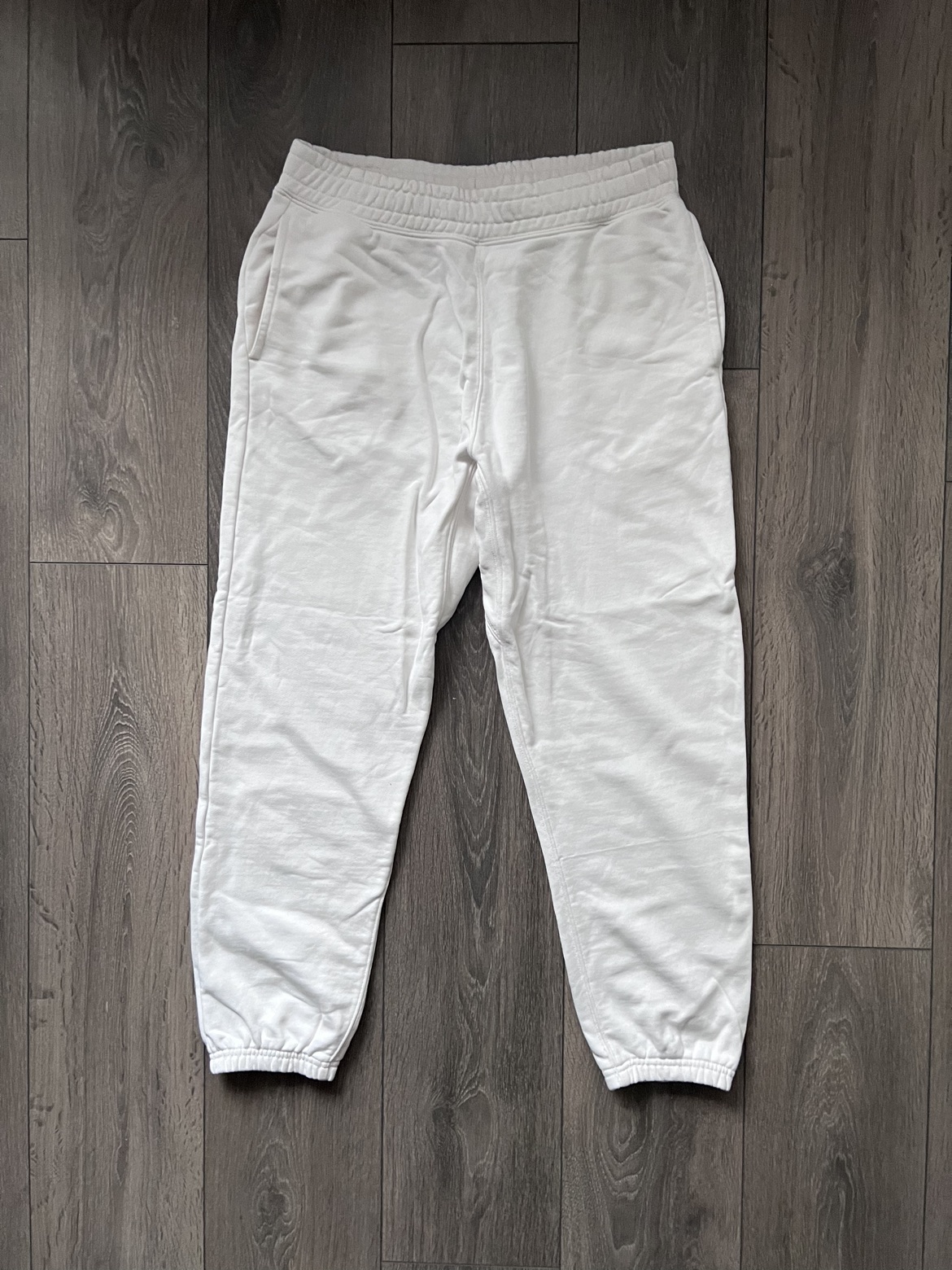 H&M men’s white jogger pants #freecycle (Moving Out Sale!) thumbnail