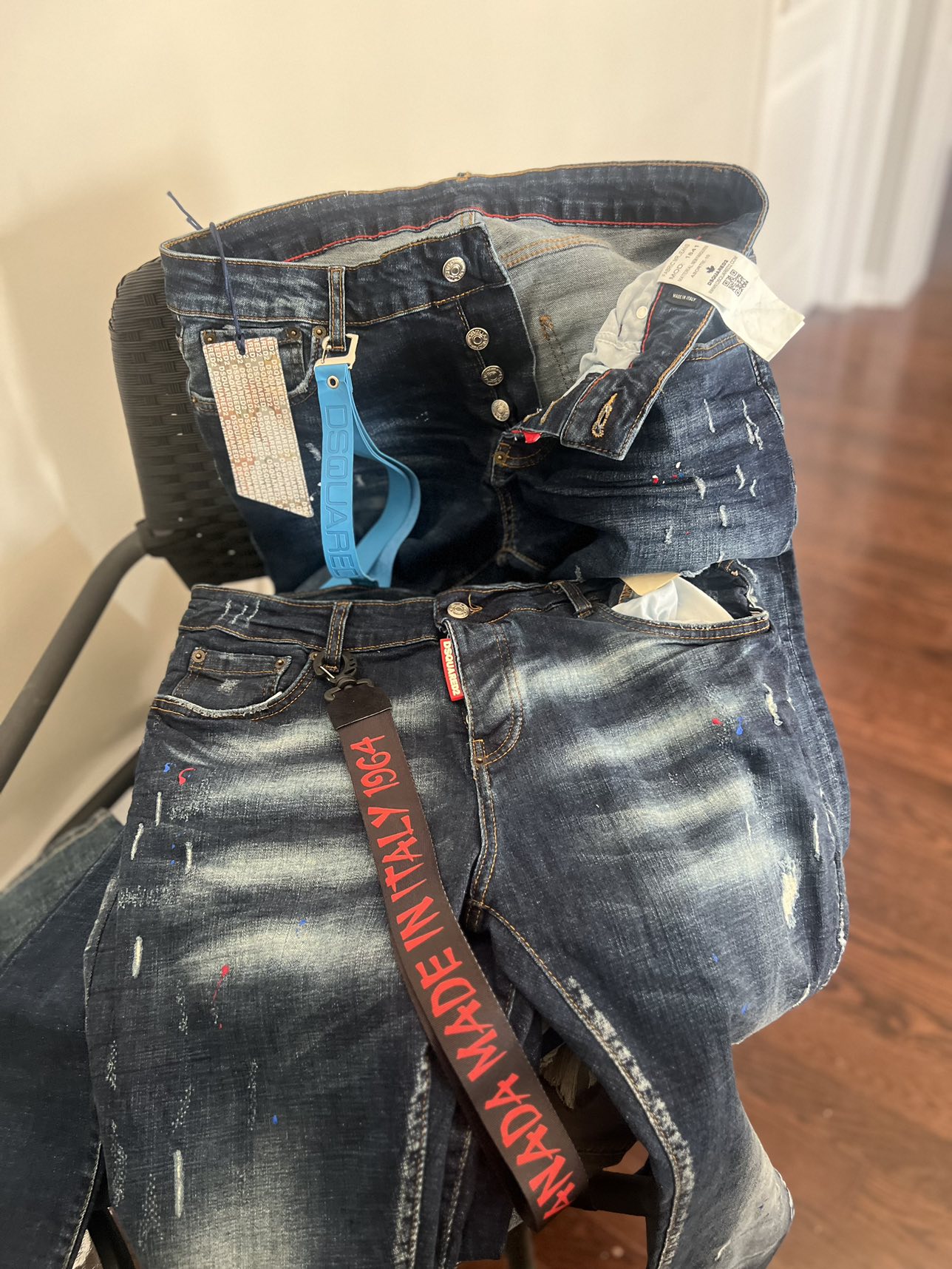 D Squared Jeans Christmas Deal Buy1 Get1 free thumbnail