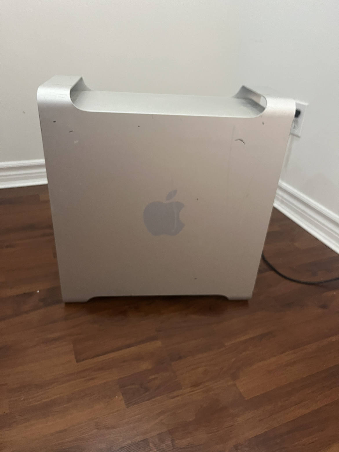 Mac Pro Tower (FOR PARTS)