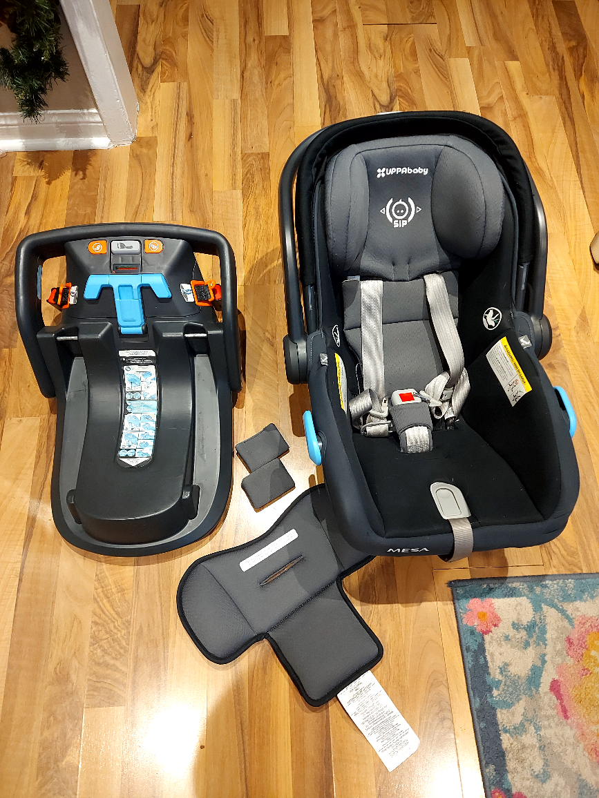 Uppababy car seat and base