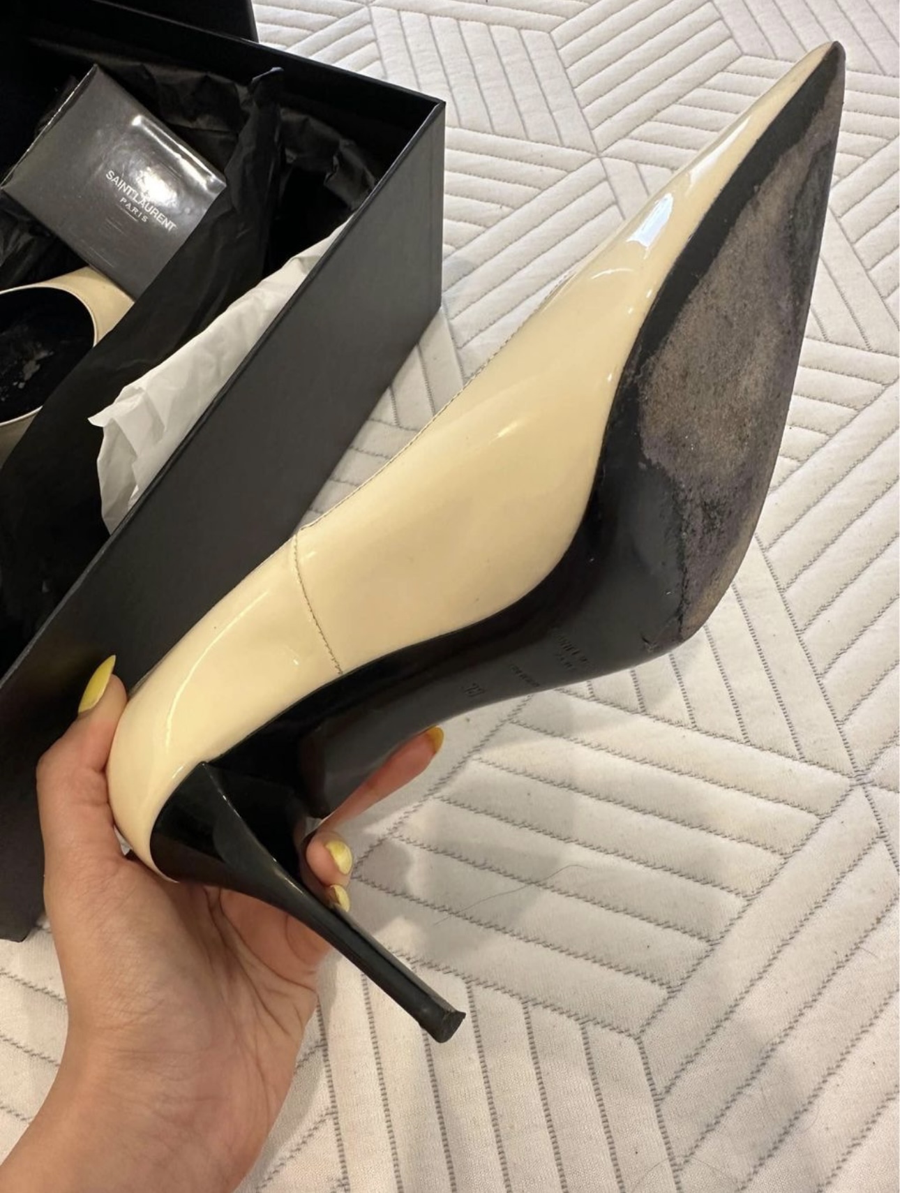 YSL Saint Laurent Lexi pumps in off white image indicator(6)