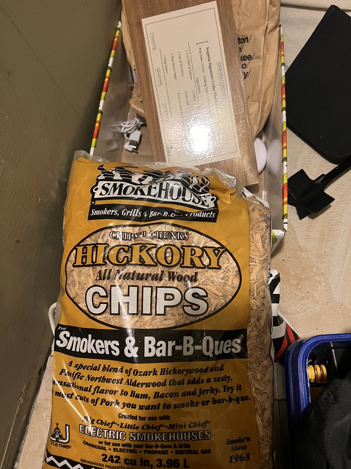 Smoker chips & plank