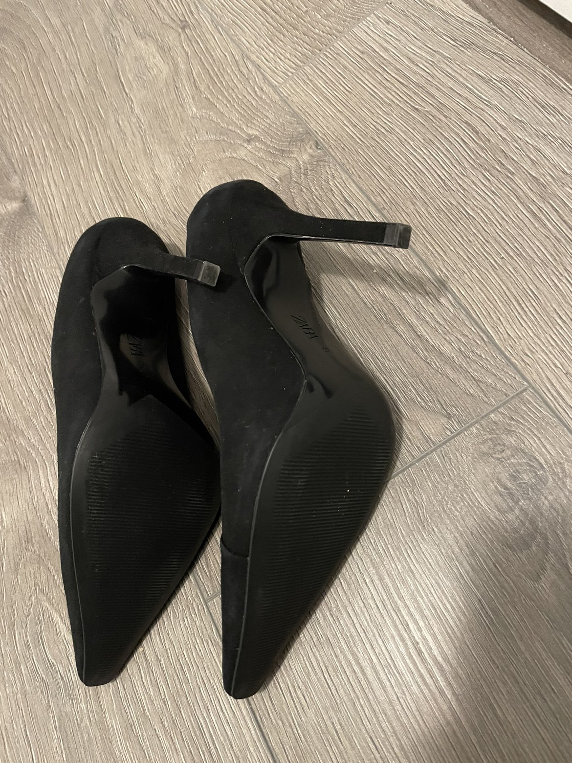 Zara heels image indicator(2)
