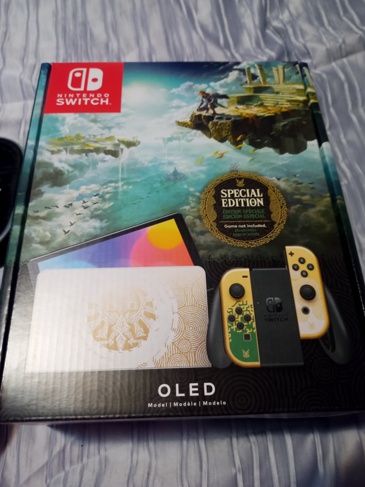 *Special Sale* CIB Nintendo OLED Switch -TOTK w/ accessories