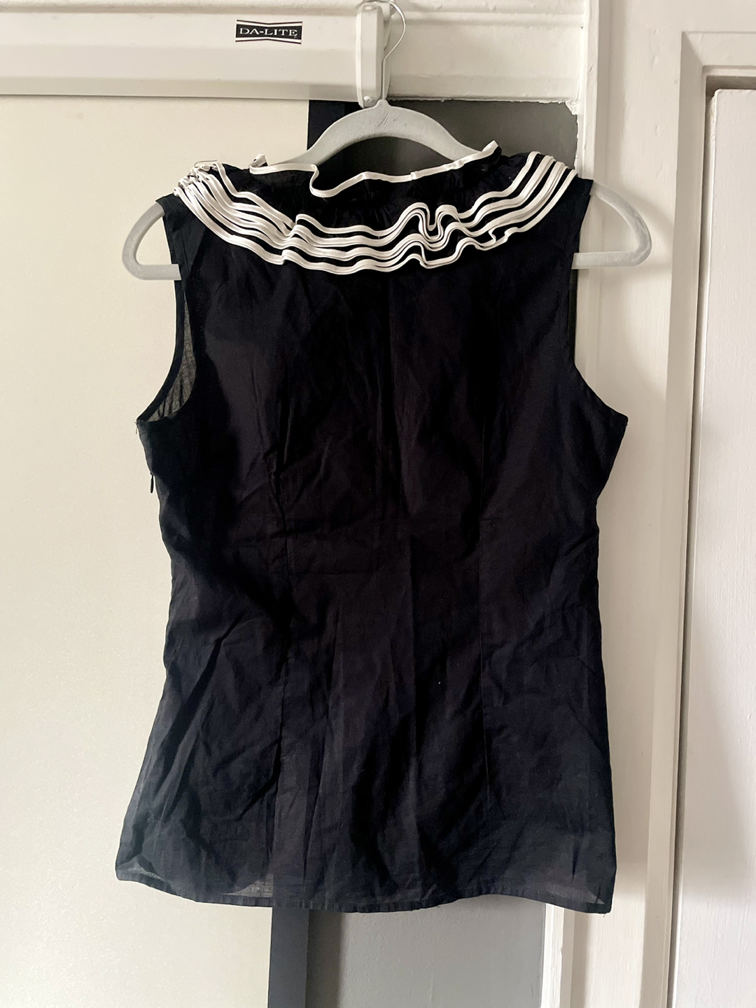 Merona unique black sleeveless top with white satin trim image indicator(2)