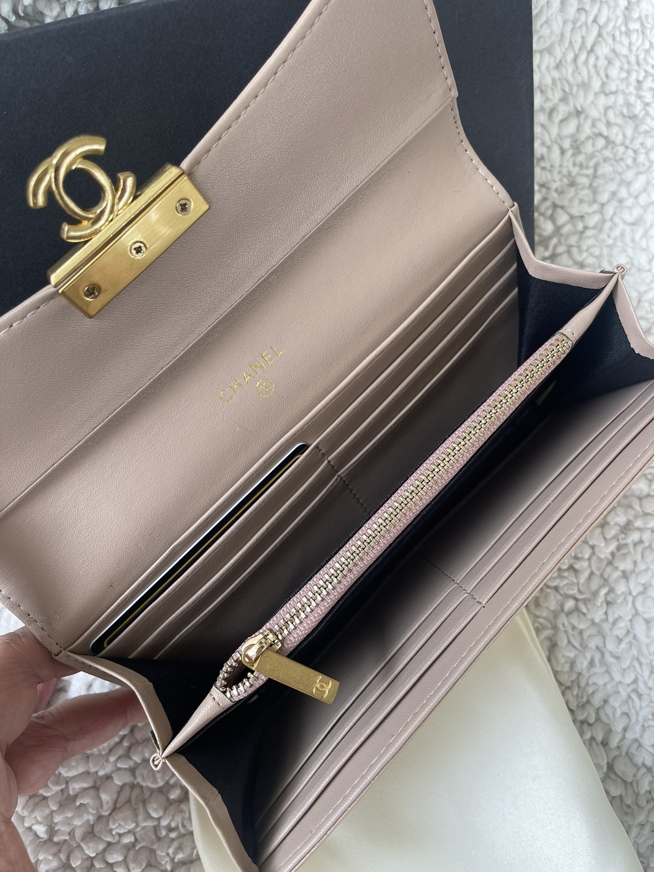 High Quality Wallets image indicator(8)