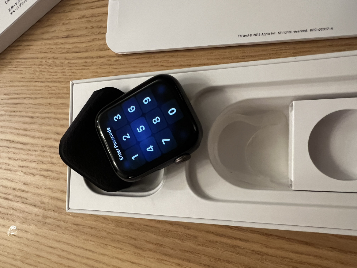 Apple Watch Series 4 (44mm) - photo 3