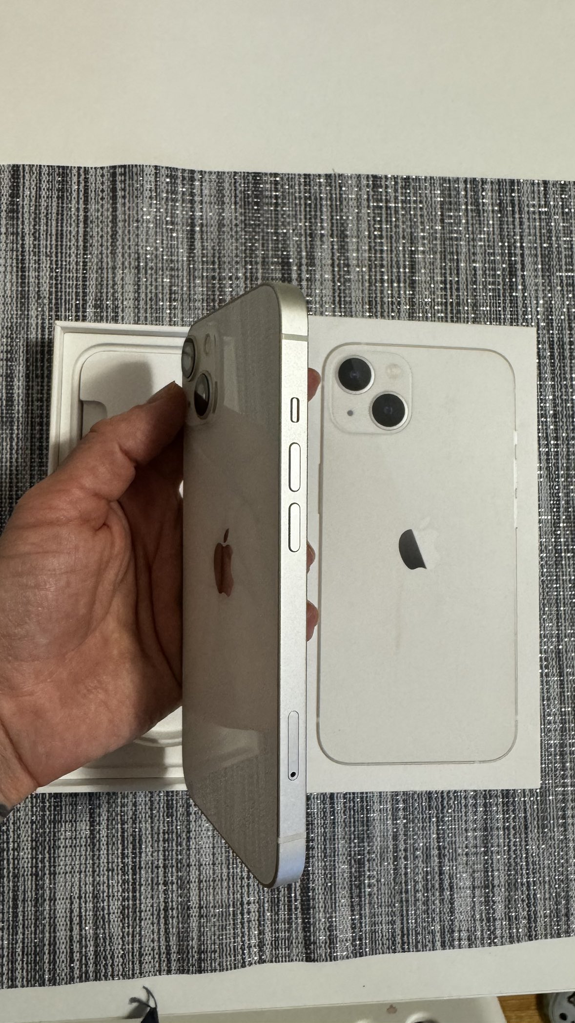 iPhone 13 - photo 3