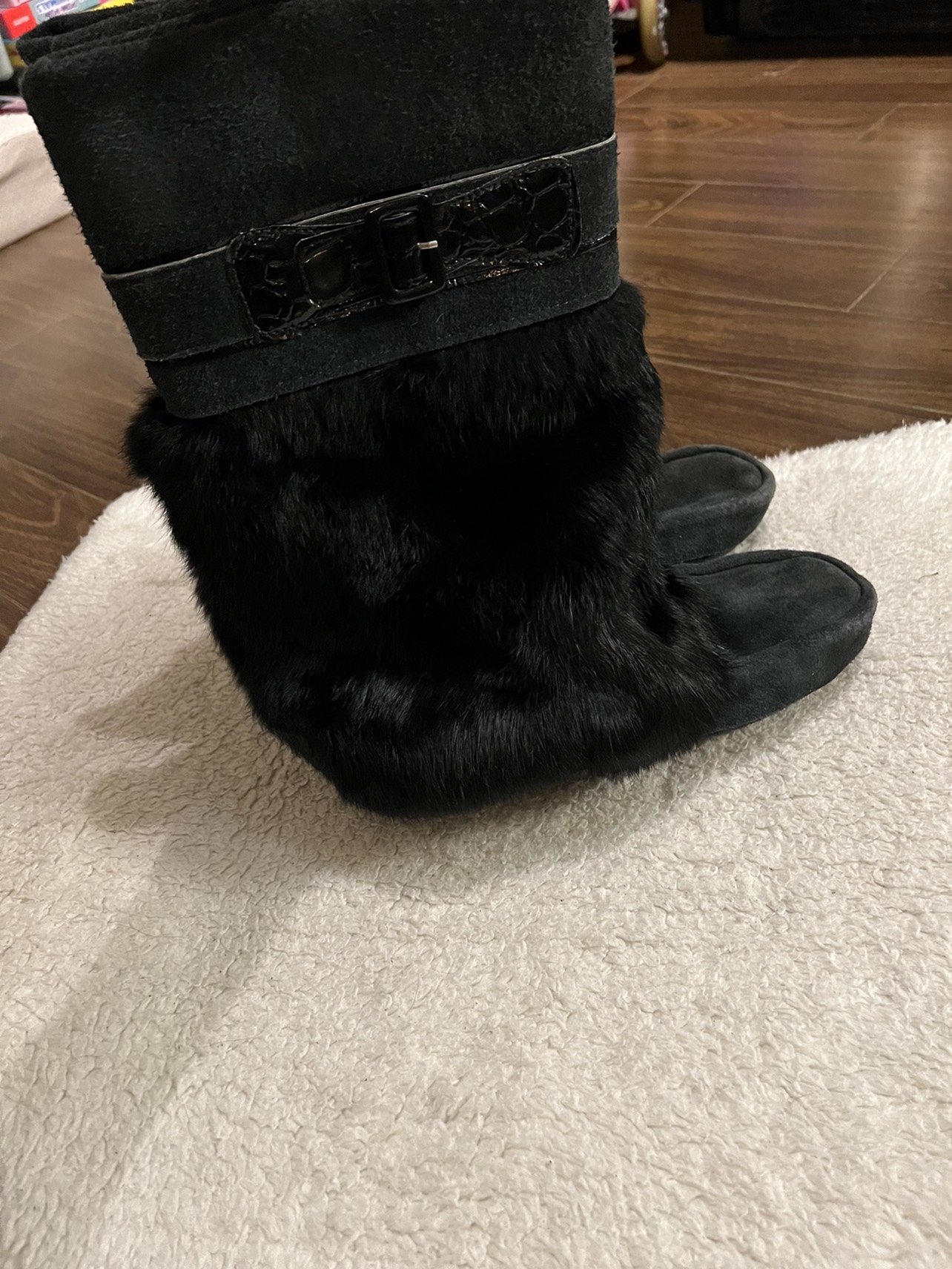 Mukluks #freecycle image indicator(2)