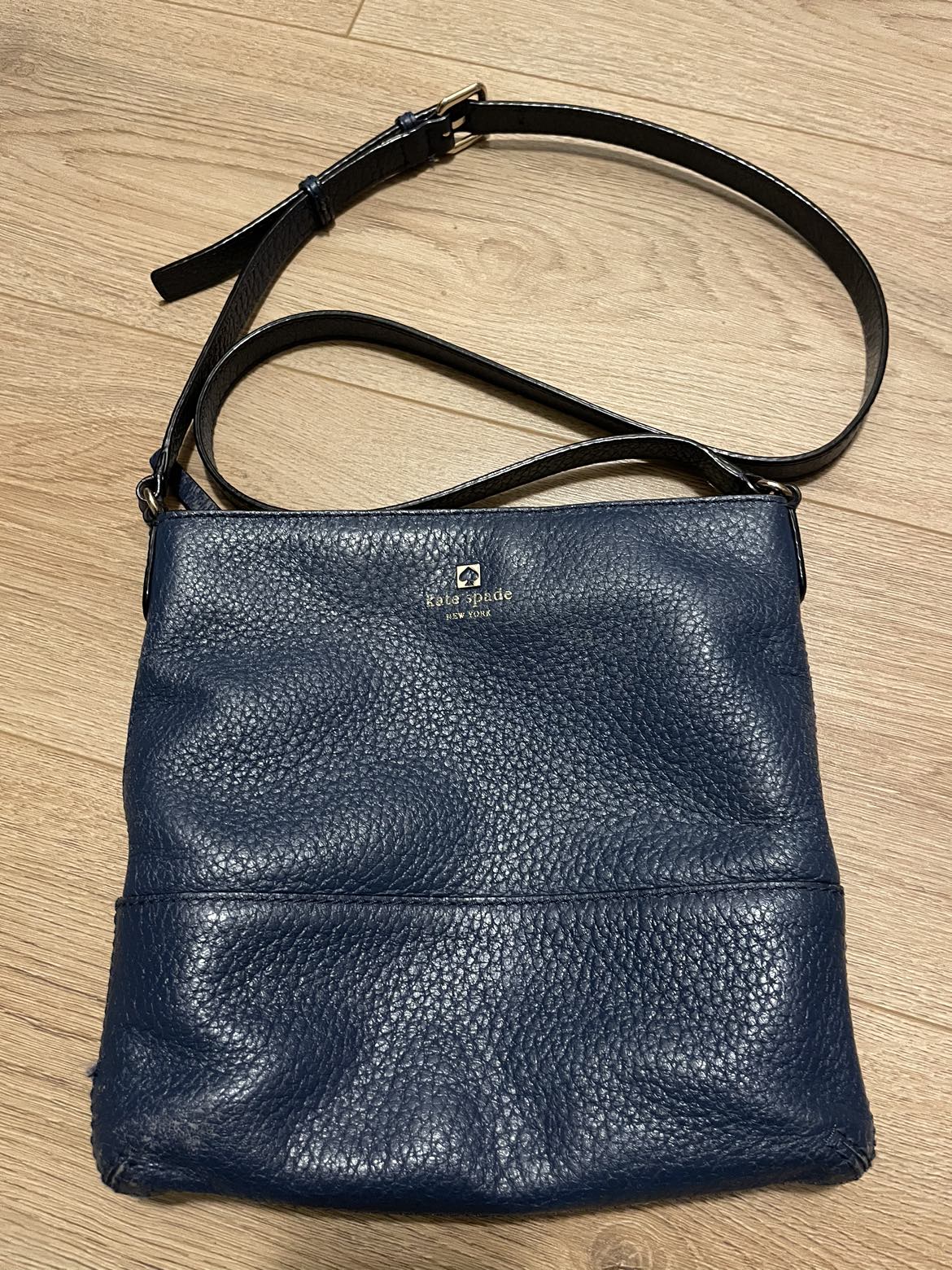 GUC Kate Spade Pebbled Leather Crossbody