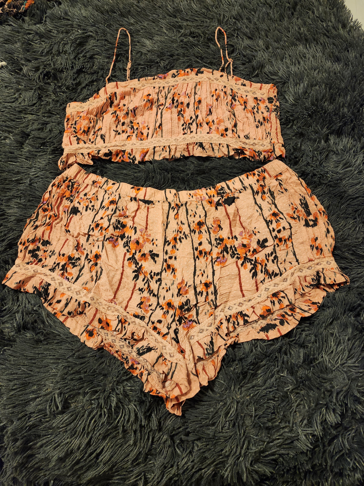 Women's Clothing thumbnail