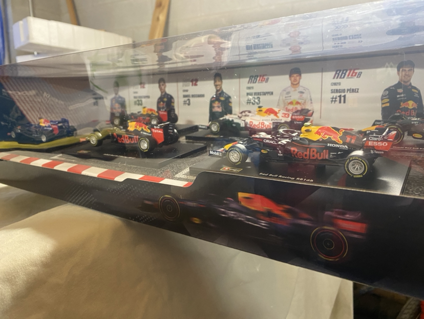 F1 Formula Racing 1:43 scale. Red Bull set. - photo 2