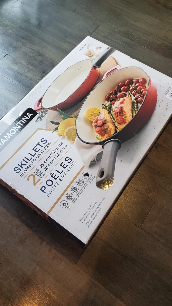 2 Red Cast Iron Pans/Skillets image indicator(2)