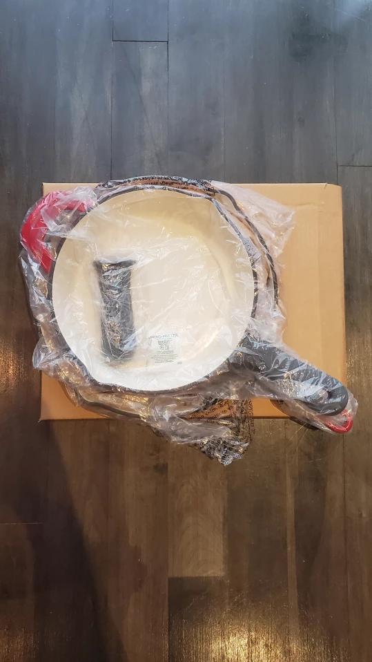 2 Red Cast Iron Pans/Skillets image indicator(4)