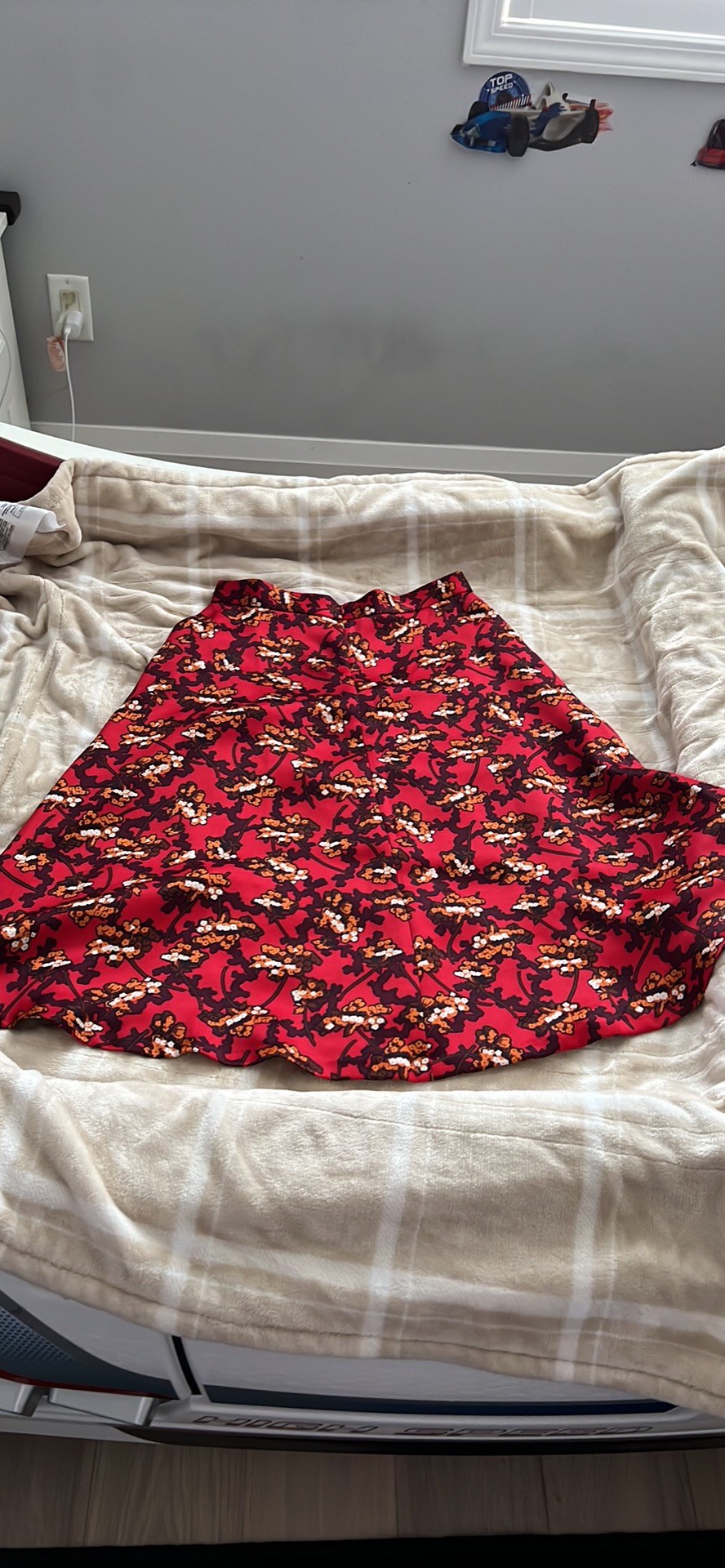 Women skirt size 4 image indicator(4)