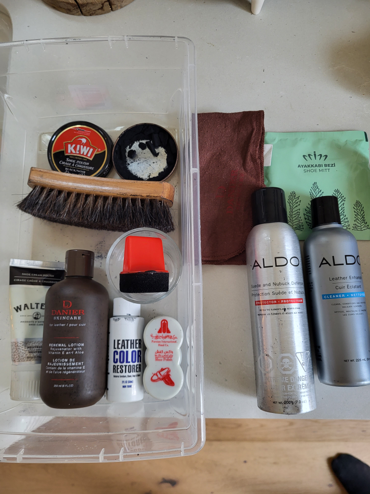 Shoe cleaners, brush, leather color restore #freecycle