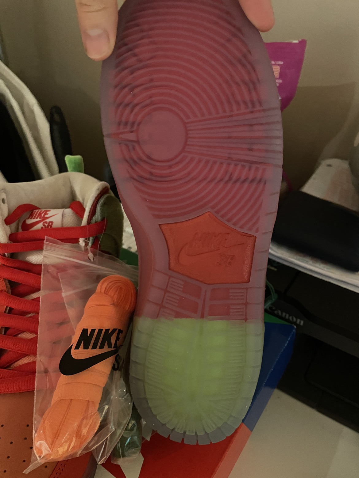 Nike dunk, high strawberry cough image indicator(3)