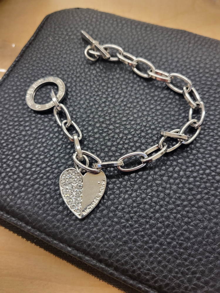 Michael Kors Silver Heart Bracelet image indicator(3)