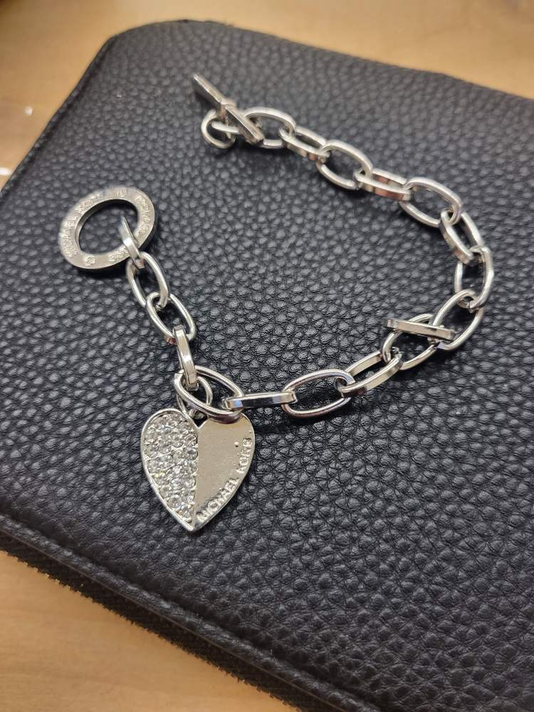 Michael Kors Silver Heart Bracelet image indicator(4)