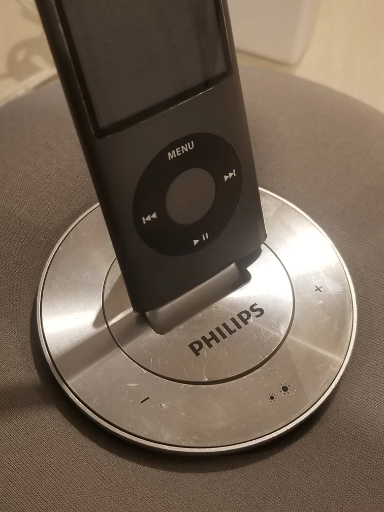 Philips Apple device speaker image indicator(2)