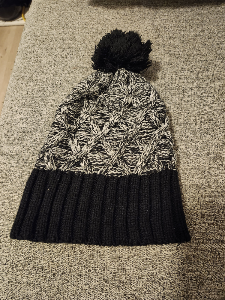 Women's Winter Hat #freecycle thumbnail