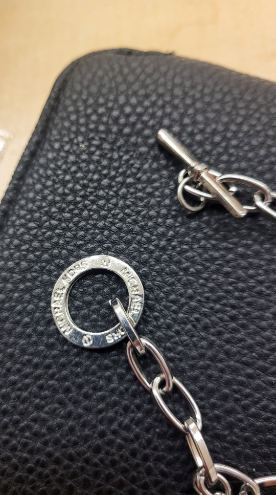 Michael Kors Silver Heart Bracelet image indicator(5)