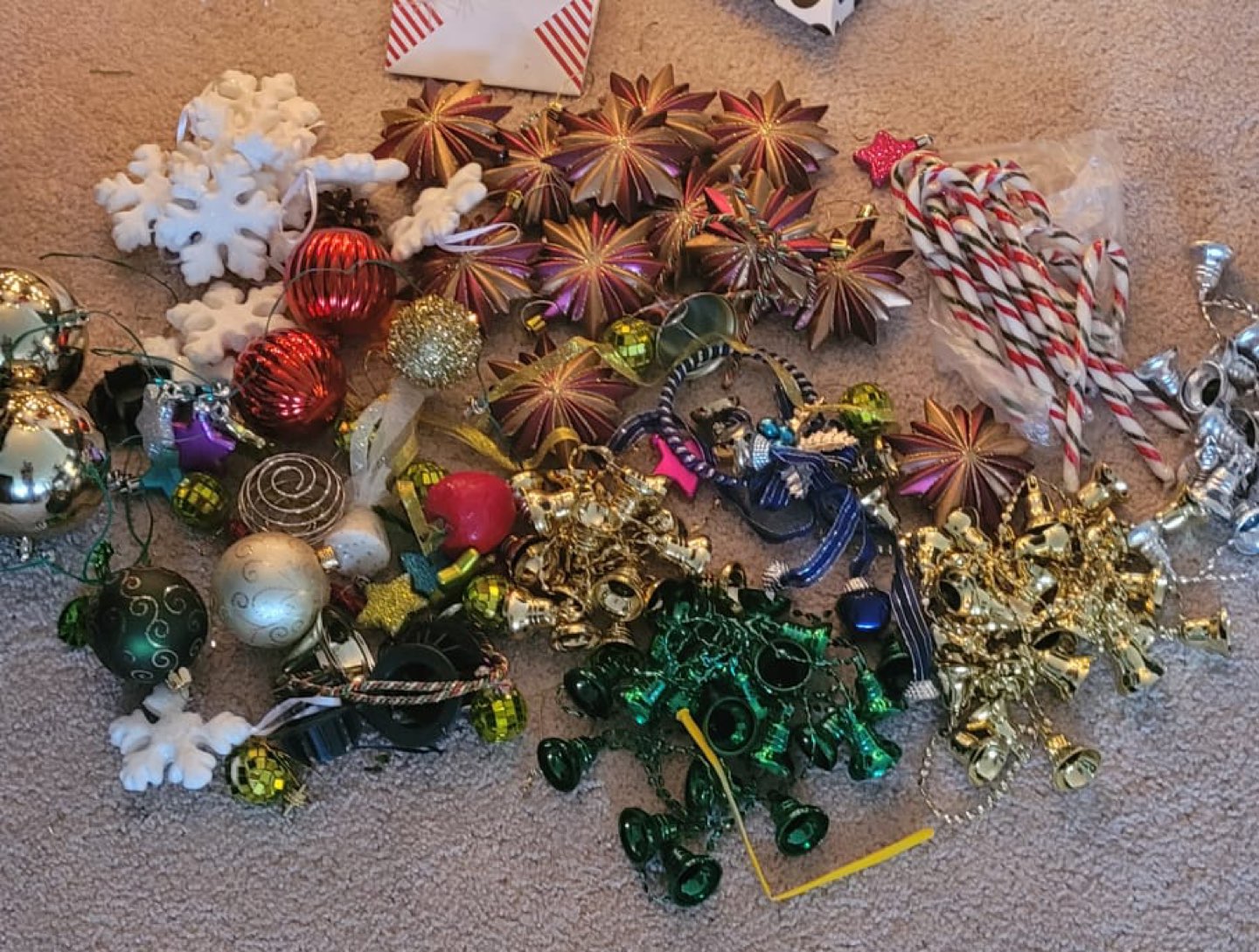 Pre lit Christmas Tree image indicator(5)