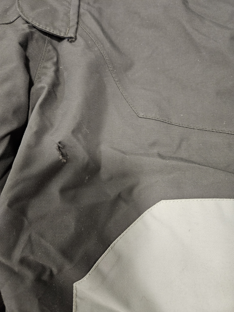H&M One piece snowsuit size 5/6 kids 🥕 - photo 4