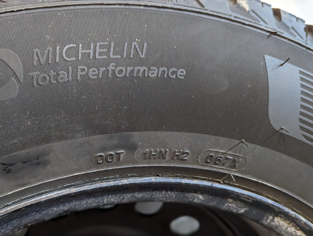 Winter tires plus rims - photo 2