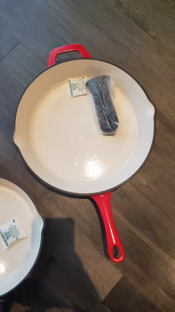 2 Red Cast Iron Pans/Skillets image indicator(7)