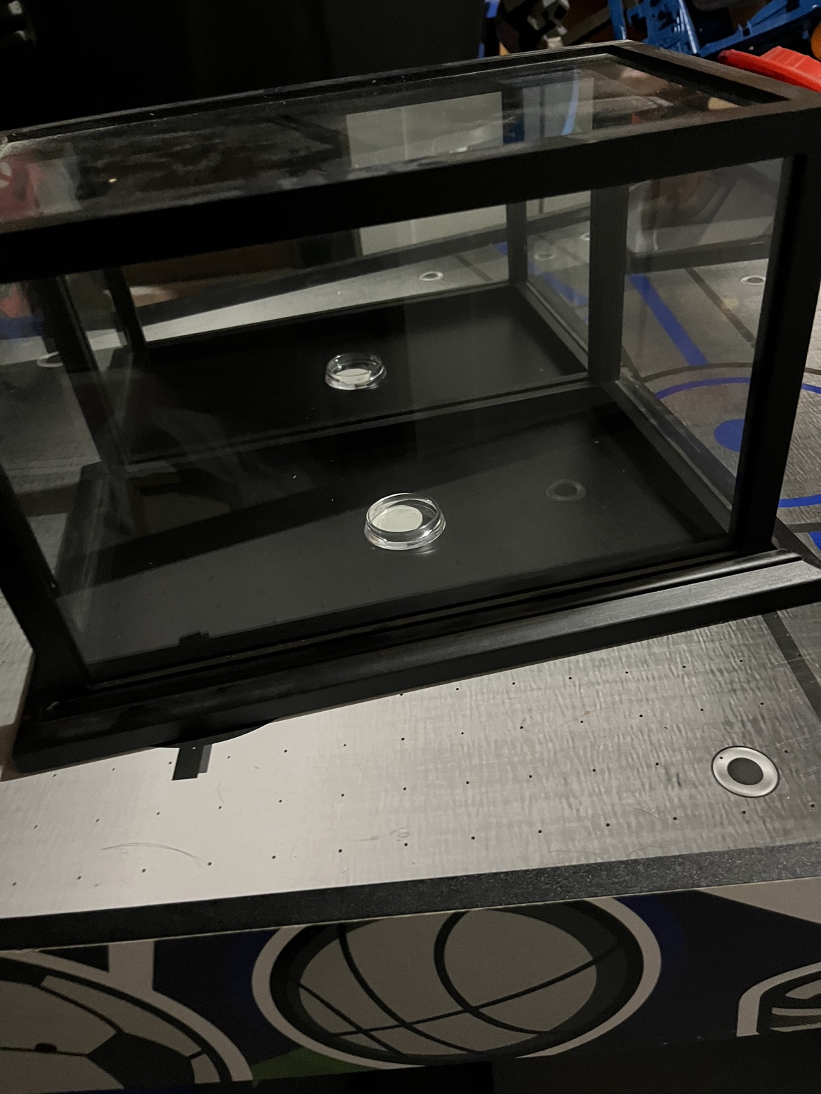 Display case - photo 2