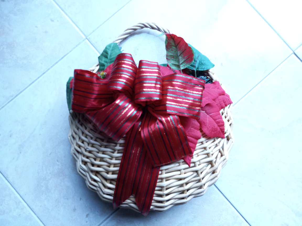 Front Door wreath/wall decor image indicator(2)