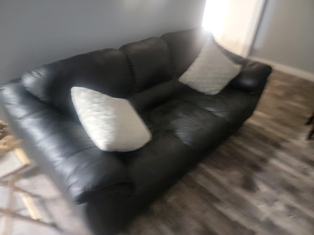 2 leather matching couches - photo 3