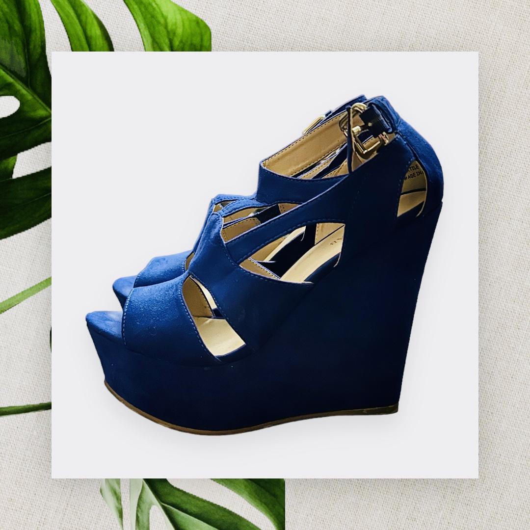 Blue wedge sandal image indicator(3)