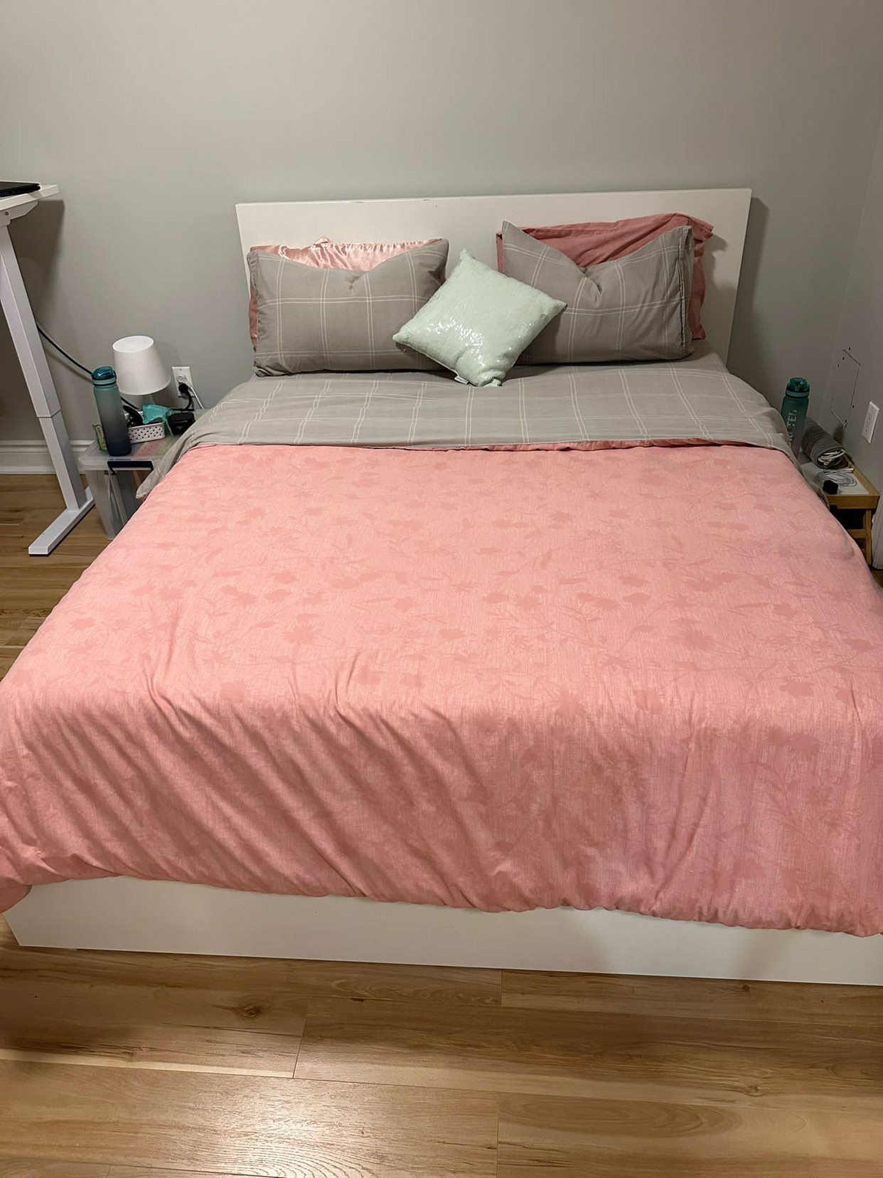 Queen size bed frame ( IKEA MALM) white color - photo 2
